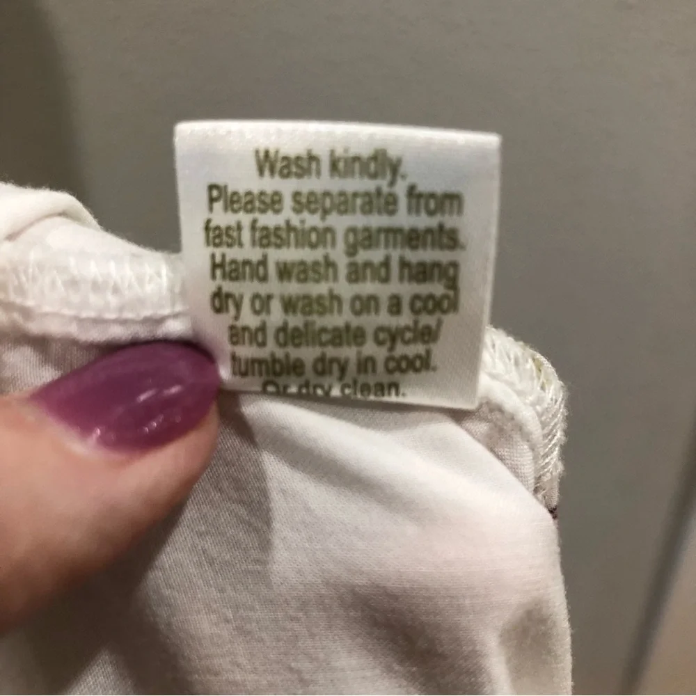 PLUM Pretty Sugar short sleeve, floral, button up blouse.  Size L - Picture 8 of 8